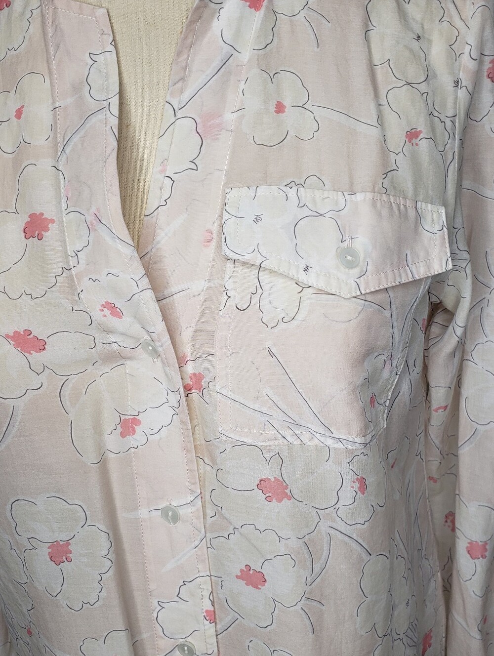 Light Blush Pink Floral Split-Neck Button Front Blouse GAP S Semi Sheer Silk Ble - Picture 5 of 12